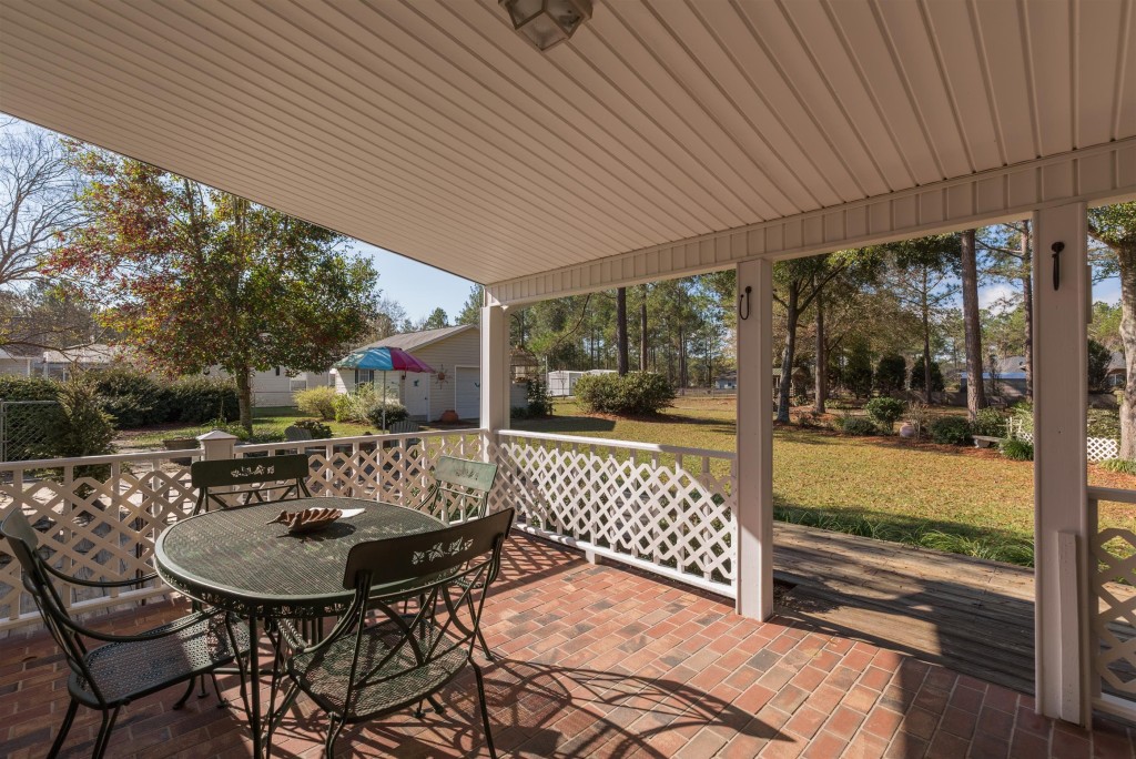 Back porch of home for sale in live oak fl